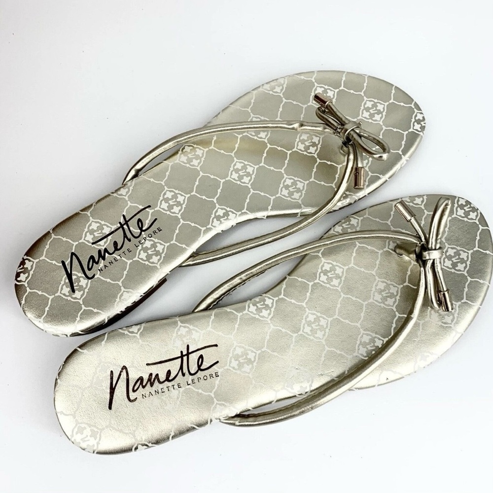 Nanette Lepore Melanie Flip Flops Sandals 7.5M Gold Metallic Leather Elegant